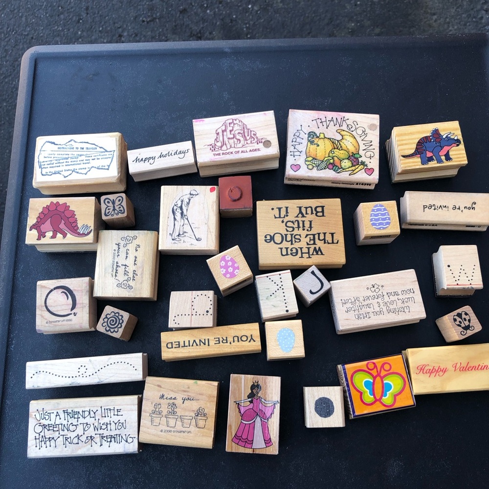 WOODEN RUBBER STAMPS LOT OF 31 MIX OF NEW AND USED STAMPERS